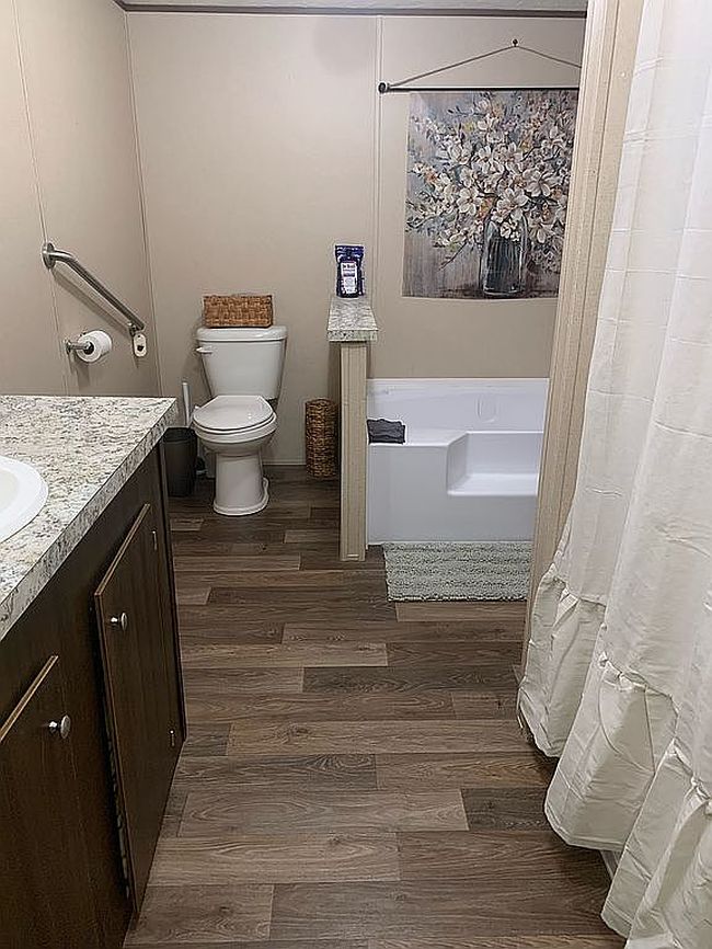 Photo of 2899 Sugarloaf Dr, Lake Charles, LA