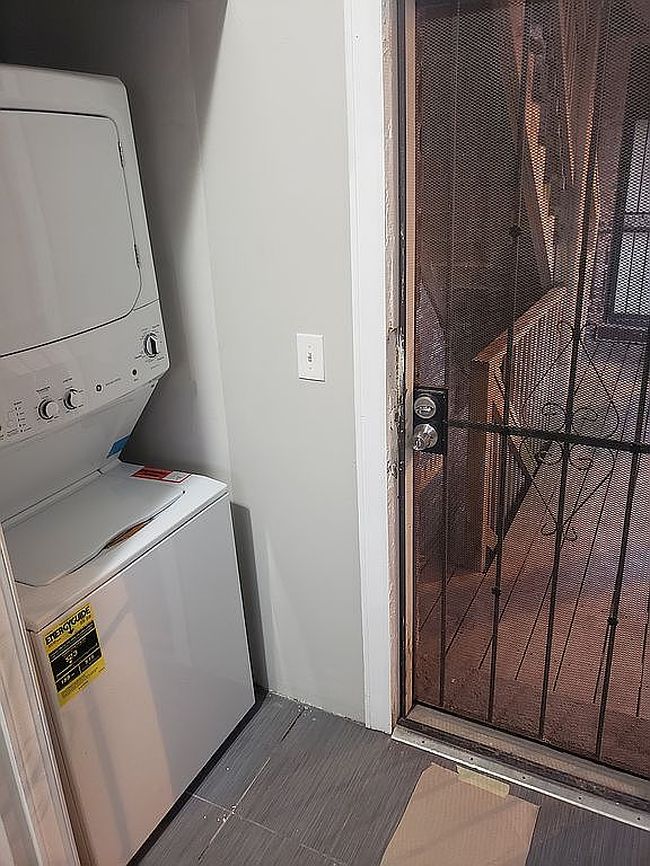 Image of 822 E Hyde Park Blvd Unit 1