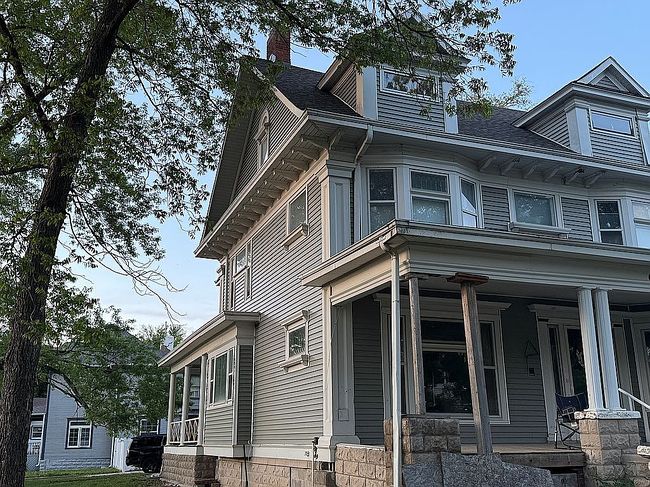 Image of 605 E 9th St