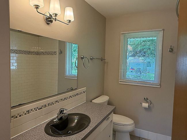 Photo of 1853 33rd St Nw, Rochester, MN