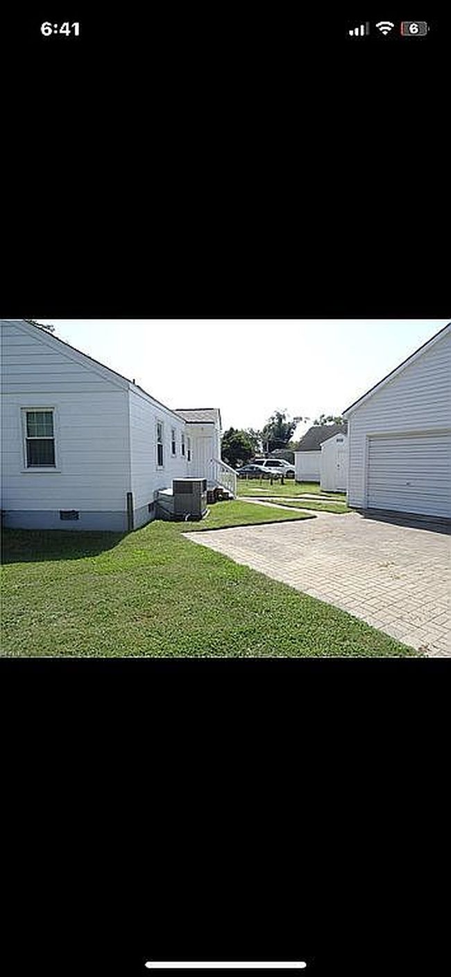 Photo of 36 Crestwood Cir