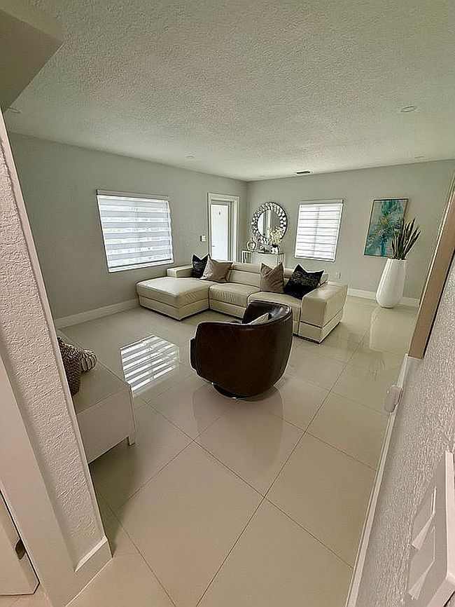 Image of 3535 Nw 4th St