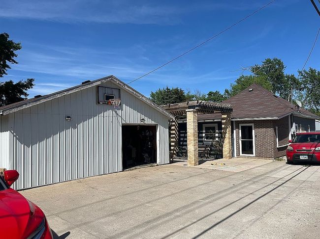 Image of 215 S 15th St