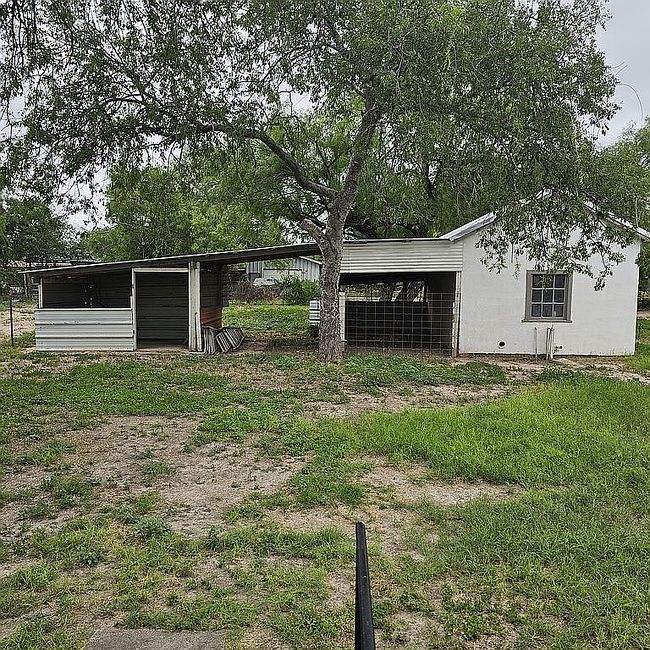 Photo of 306 E Thomas St, Brackettville, TX