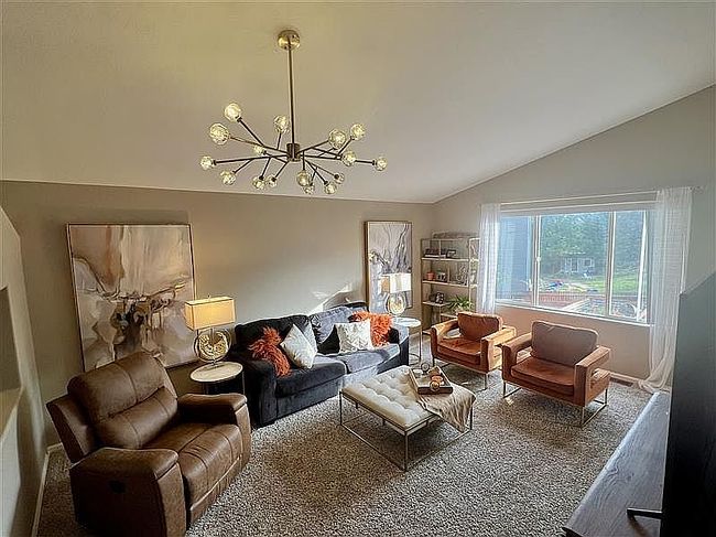 Additional photo 2 of property located at 6853 Summer Grace St