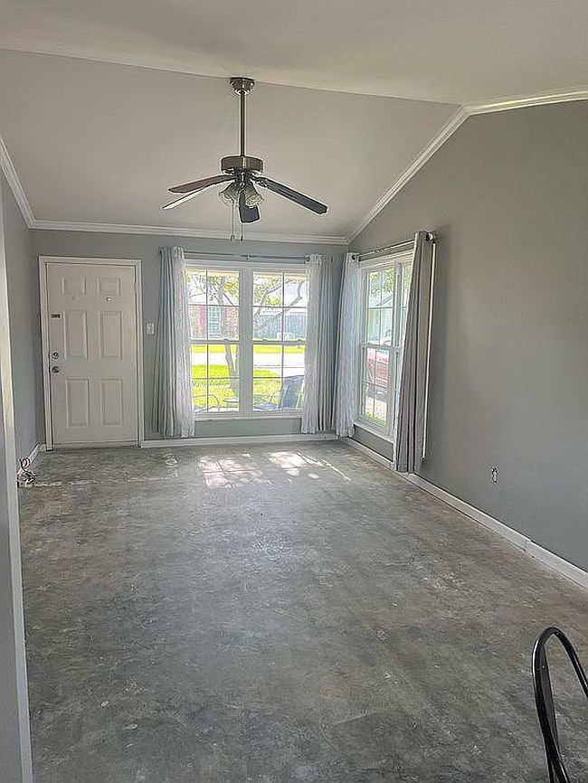 Photo of 107 Marietta Dr, Youngsville, LA