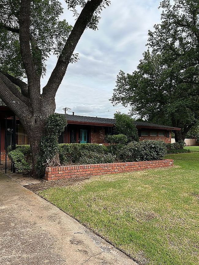 Additional photo 2 of property located at 4311 University Ave