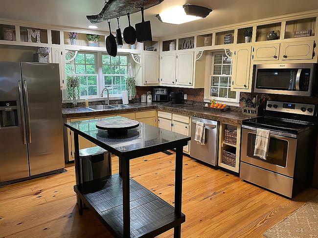 Photo of 355 Arthur Storey Rd, Newnan, GA