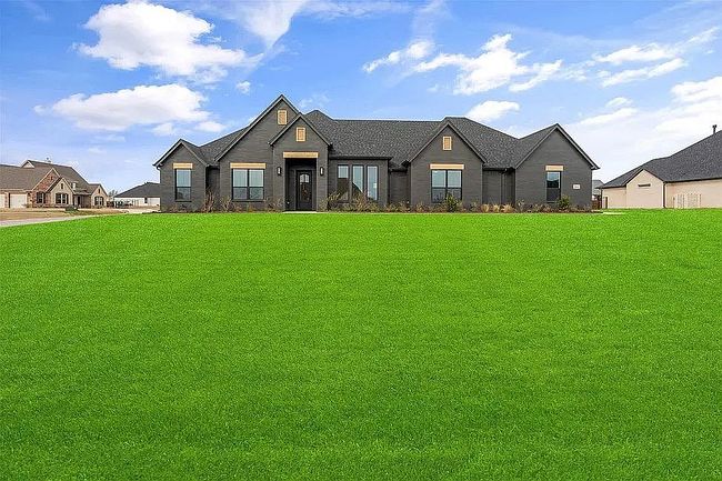 Photo of 1064 Tobey Ct, Aledo, TX