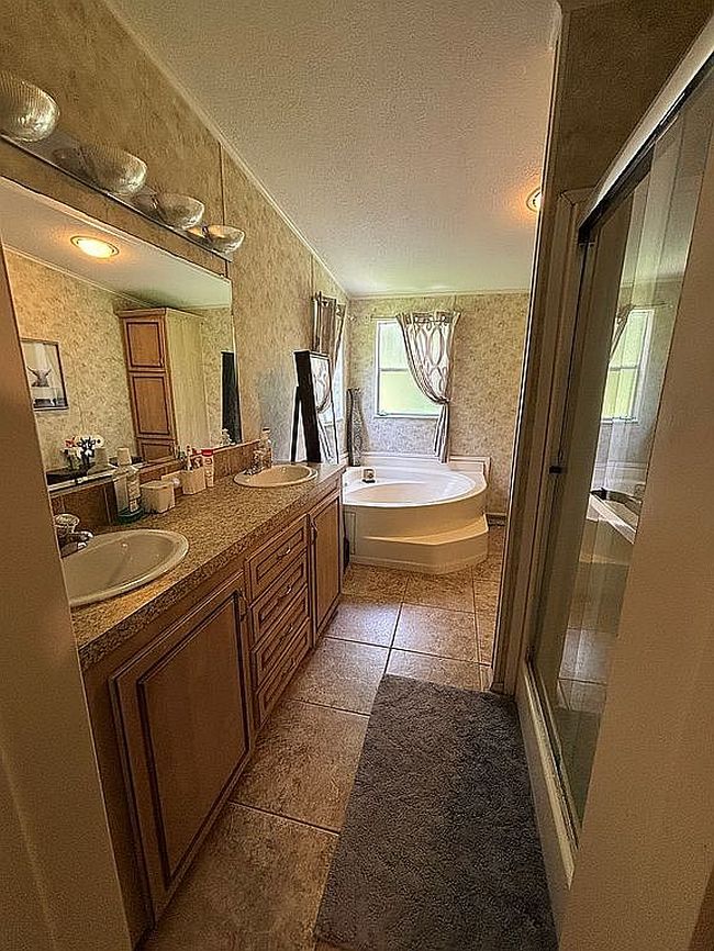 Photo of 1450 Catawba St, Naples, FL