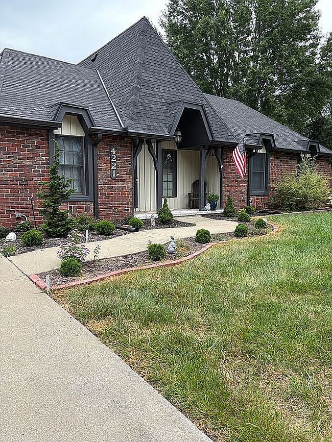 Photo of 4221 Oakland Cir, Saint Joseph, MO