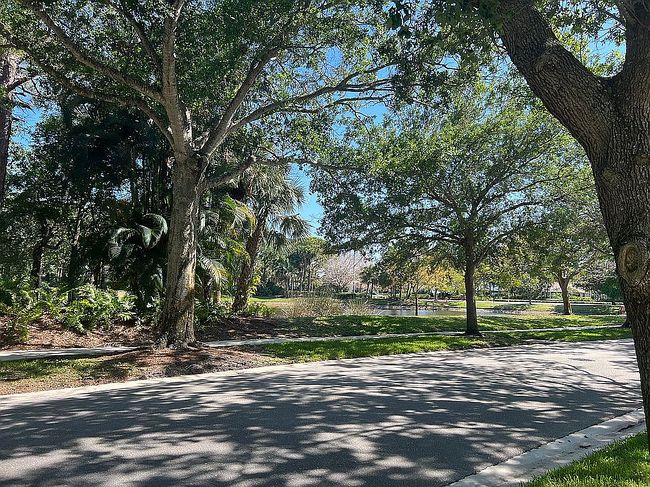 Image of 18475 Lake Bend Dr