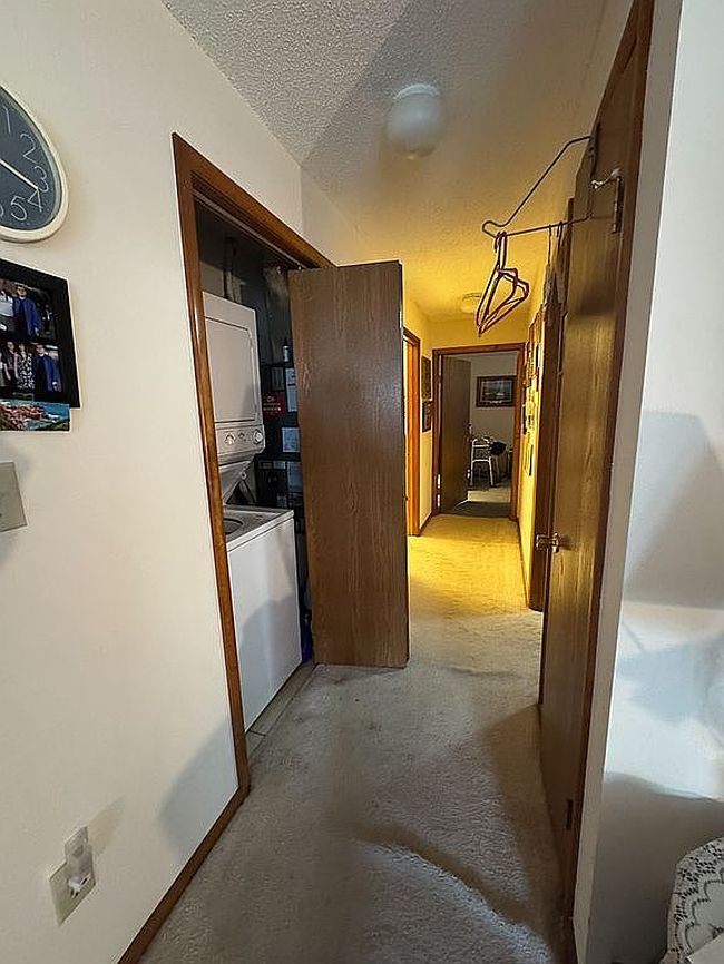Photo of 305 Greenwich Dr, Albany, NY
