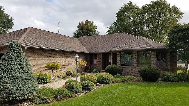 Photo of 345 Rockside Dr, Dixon, IL