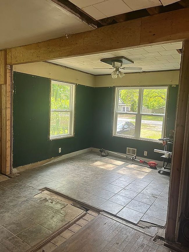 Photo of 433 Johnson Rd, Michigan City, IN