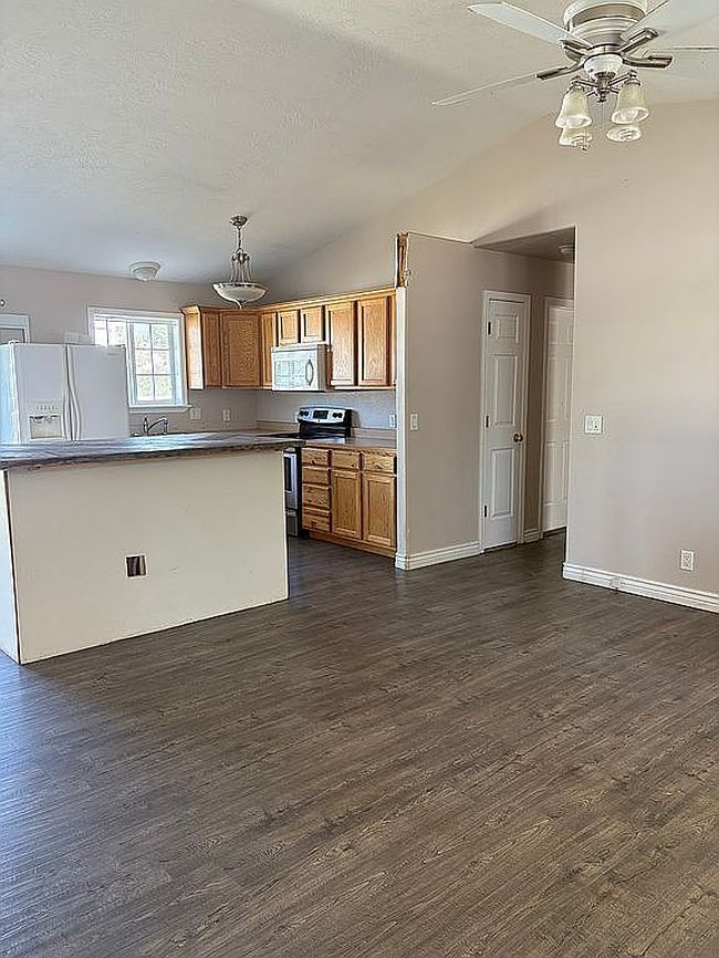 Photo of 445 Hansen Ave, Burley, ID