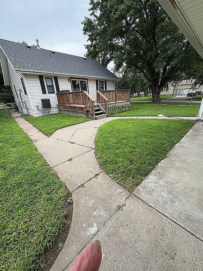Photo of 2601 S 8th St, Council Bluffs, IA