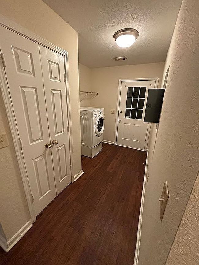 Image of 3625 Lake Side Dr