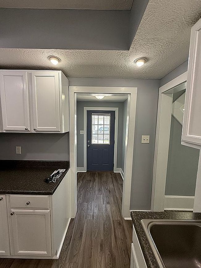 Photo of 302 N Main St, Pleasantville, OH