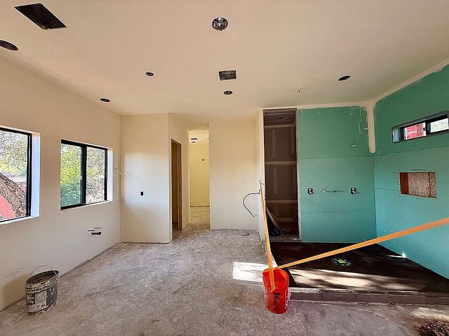 Image of 6002 E Voltaire Ave