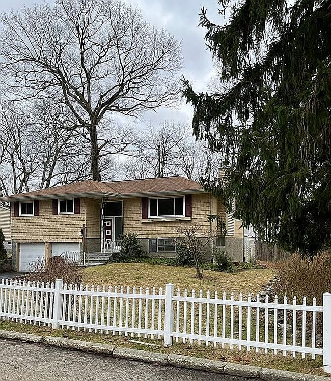 Image of 38 Stonegate Rd