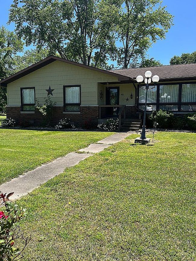 Photo of 408 W Patton St, Valier, IL