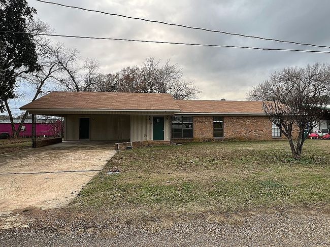 Additional photo 2 of property located at 601 Bowie St