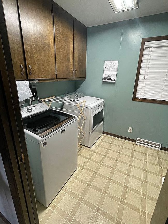Photo of 109 Sprout St E, Rosholt, SD