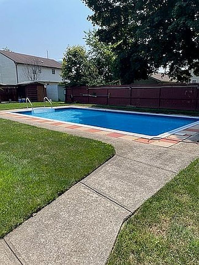 Photo of 21 Edna Ave, Bethpage, NY