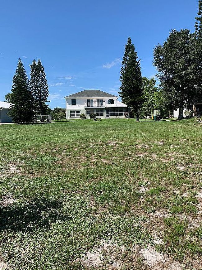 Image of 3480 Lakeshore Blvd