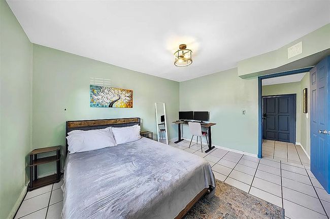 Photo of 1010 Sw 8th Ave, Miami, FL