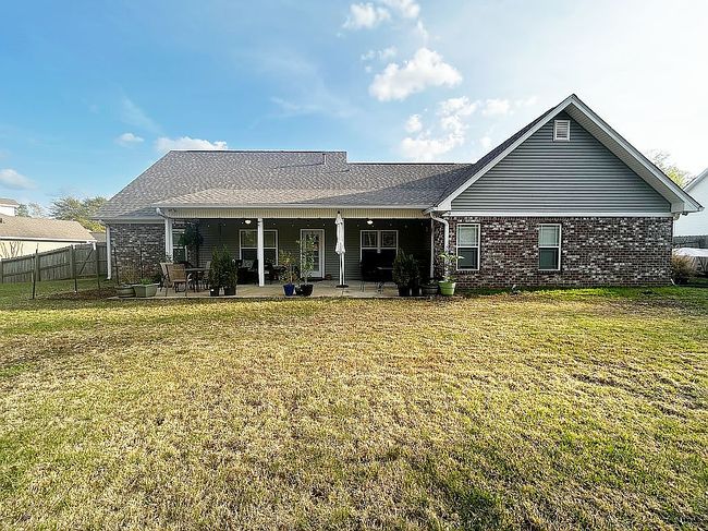 Image of 303 E Brandon Ct