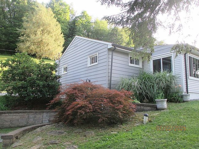 Additional photo 3 of property located at 118 Foster Rd