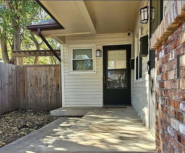 1835 S Santa Fe Ave, Wichita, KS