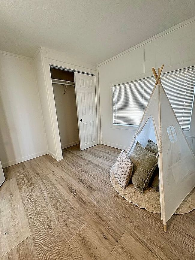 Additional photo 4 of property located at 463 Greenleaf St #463