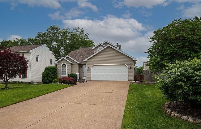 Photo of 2238 Brooksboro Dr, Erie, PA