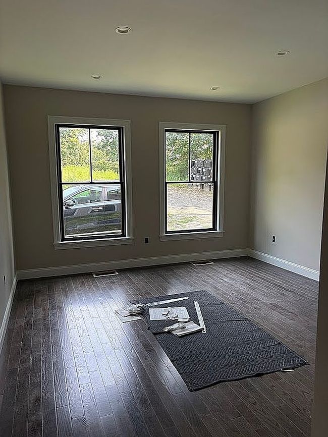 Additional photo 3 of property located at 568 Huntington St