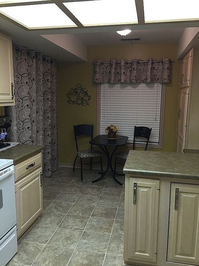 Photo of 233 W Madison Ave, Bluffton, IN