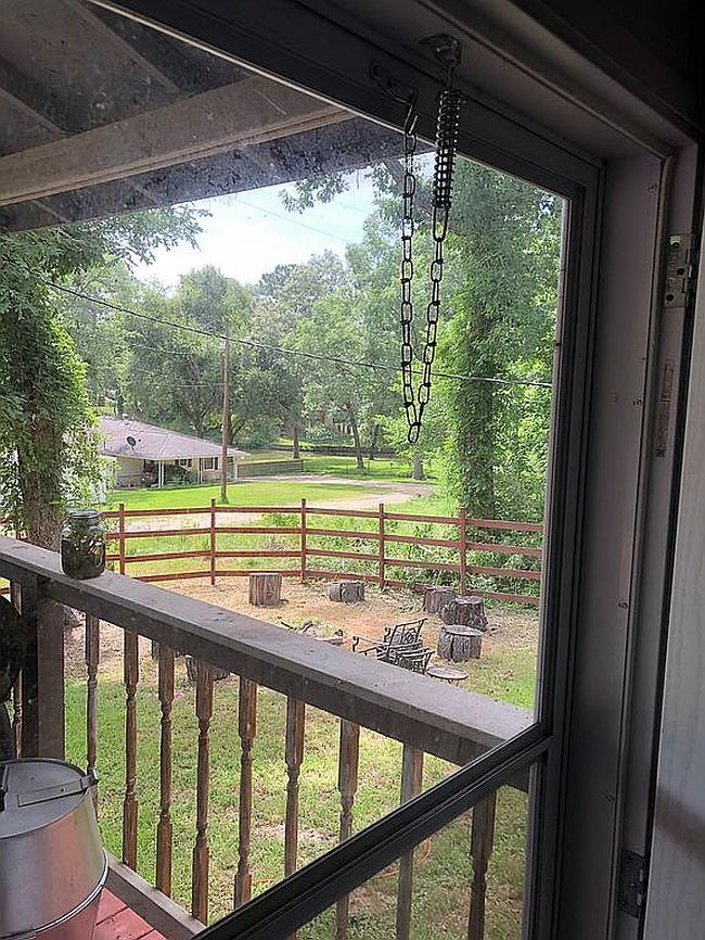 Photo of 178 S Oak Bluff St, Trinity, TX