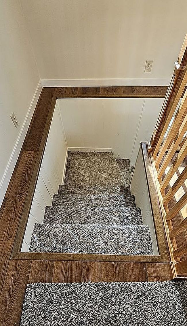 Image of 1066 Meadow Ln