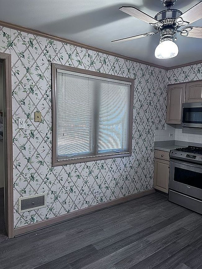 Photo of 7939 N Neva Ave, Niles, IL