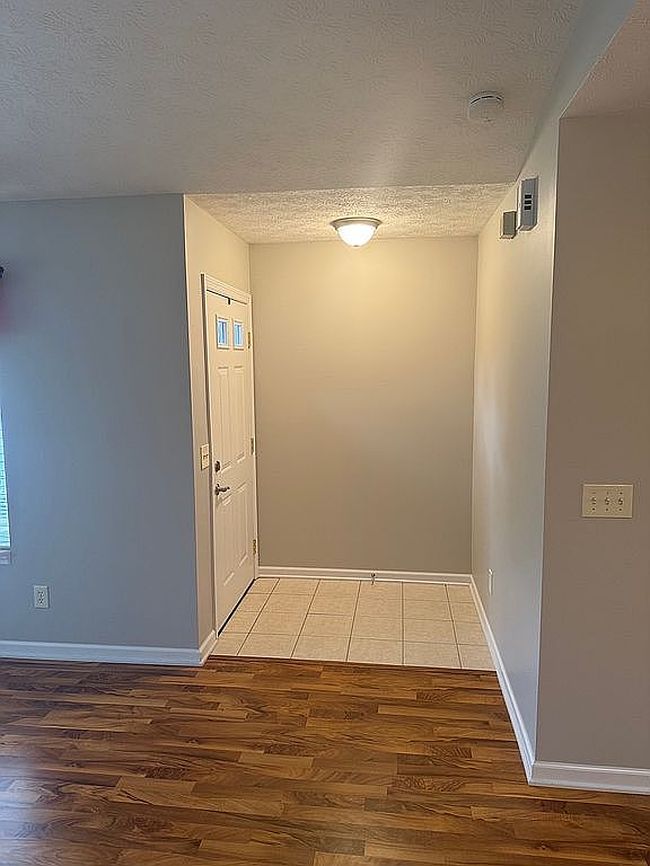 Image of 129 Woodbury Glen St