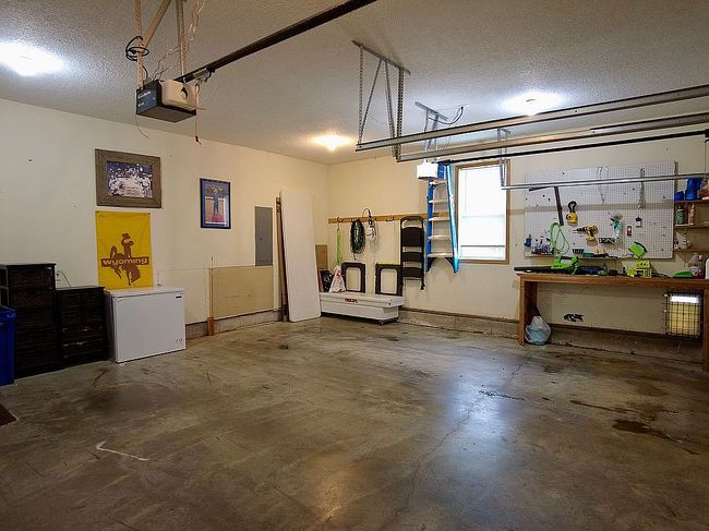 Photo of 100 Johns Ct, Frontenac, KS