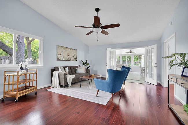 Image of 582 Aquatic Dr