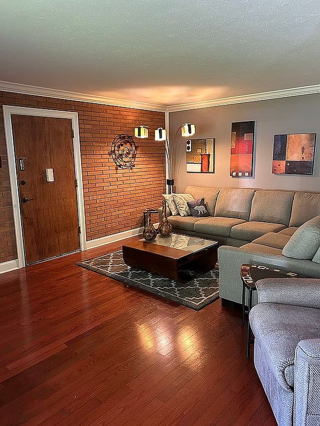 Photo of 5711 Som Center Rd Apt 38, Solon, OH