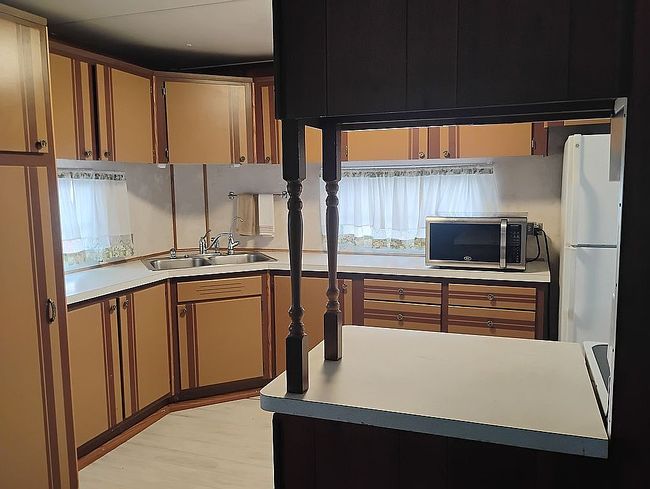 Additional photo 2 of property located at 2099 Mary Ann Dr #103