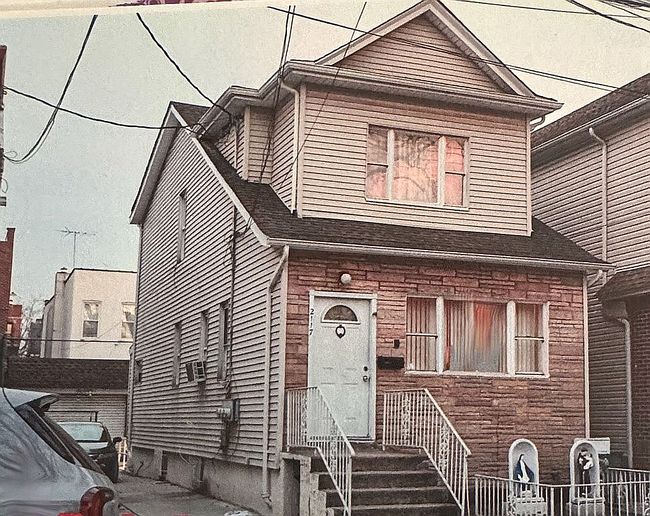 Image of 2117 E 13th St