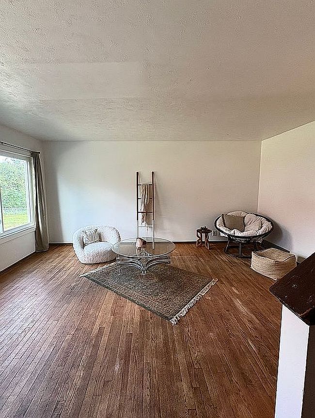 Additional photo 2 of property located at 2609 S 3rd Street Plz