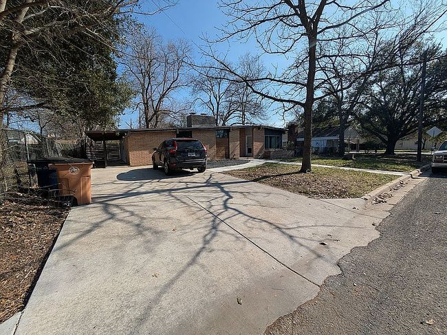 Image of 5903 Dunbury Dr