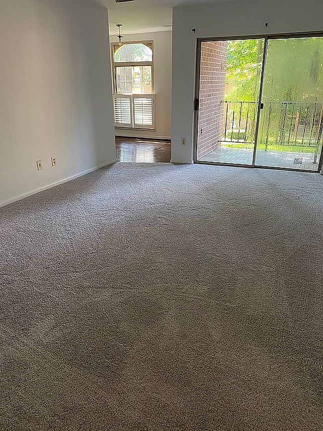 Photo of 3316 Woodburn Village Dr Apt 12, Annandale, VA